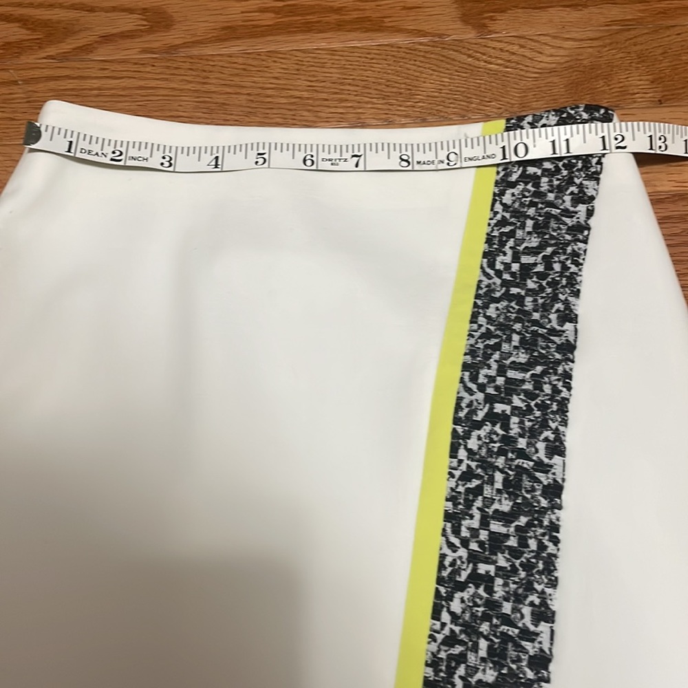 Elizabeth and James pencil skirt with front line stripe in size 0 - Picture 10 of 11